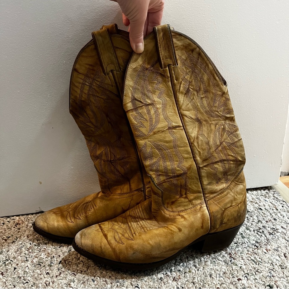 Classic Tan Western Cowboy Boots